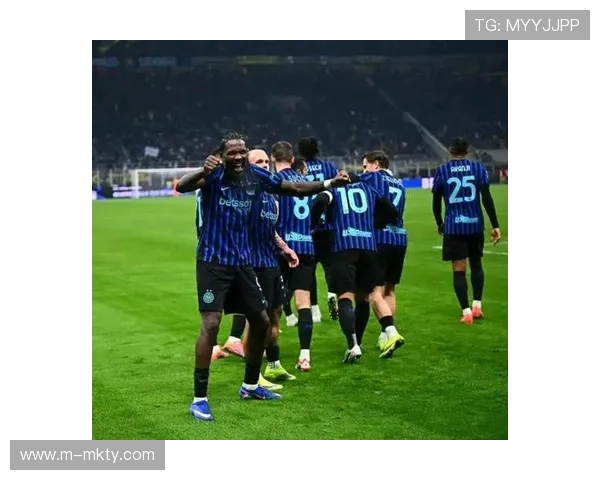 国米3-1力克博洛尼亚登顶意甲，劳塔罗破门延续射手榜领跑